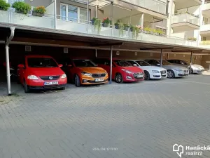 Pronájem garážového stání, Olomouc, Janského, 12 m2