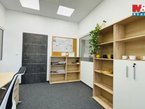 Pronájem kanceláře, Klecany, V Honech, 179 m2