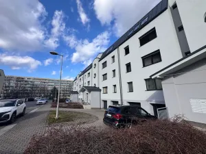 Pronájem bytu 2+kk, Pardubice, Na Labišti, 60 m2