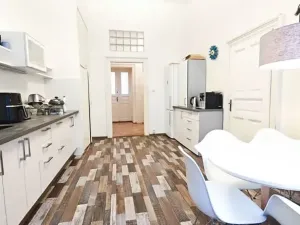 Pronájem kanceláře, Praha - Nové Město, Bolzanova, 80 m2