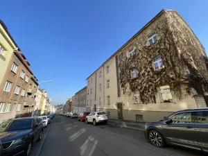 Pronájem bytu 1+kk, Praha - Břevnov, Šlikova, 29 m2