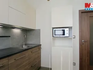 Pronájem bytu 2+1, Praha - Vršovice, Vršovická, 62 m2