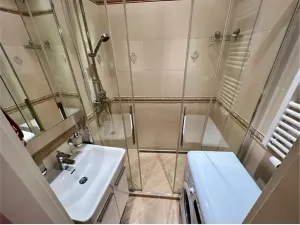 Prodej bytu 2+kk, Karlovy Vary, Vřídelní, 28 m2