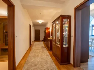 Prodej bytu 3+kk, Karlovy Vary, Divadelní náměstí, 137 m2