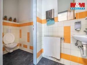 Pronájem kanceláře, Plzeň - Božkov, Božkovské náměstí, 382 m2