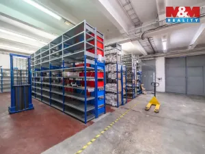 Pronájem kanceláře, Plzeň - Božkov, Božkovské náměstí, 467 m2