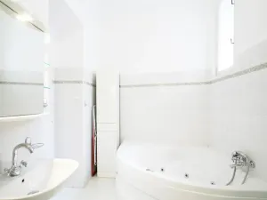 Pronájem bytu 4+1, Praha - Nové Město, Biskupská, 132 m2