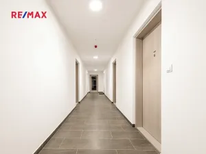 Pronájem bytu 1+kk, Praha - Hloubětín, Poděbradská, 33 m2