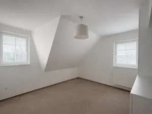 Pronájem rodinného domu, Křenice, V Pálce, 116 m2