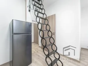 Prodej bytu 2+kk, Praha - Libeň, Pod Labuťkou, 40 m2