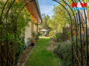 Prodej rodinného domu, Hajany, 285 m2