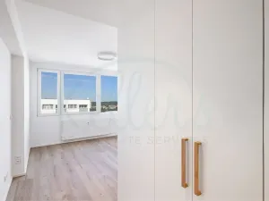 Prodej bytu 1+kk, Praha - Vokovice, Evropská, 24 m2