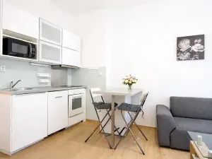Pronájem bytu 2+kk, Praha, Sokolovská, 50 m2