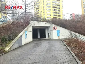 Pronájem garážového stání, Praha - Stodůlky, Volutová, 13 m2