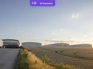 Pronájem skladu, Kněževes, U Zbrojnice, 4264 m2