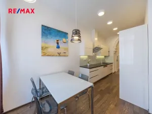 Prodej bytu 2+kk, Praha - Staré Město, Křižovnická, 71 m2