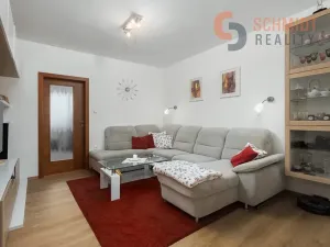 Prodej rodinného domu, Hustopeče, U Větrolamu, 300 m2