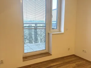 Pronájem bytu 1+kk, Praha - Libeň, V zahradách, 47 m2