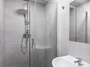 Pronájem činžovního domu, Praha - Hloubětín, Aloisovská, 340 m2