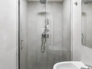 Pronájem ubytování, Praha - Hloubětín, Aloisovská, 340 m2