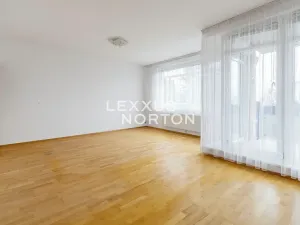 Prodej bytu 2+kk, Praha - Libeň, Nad Okrouhlíkem, 66 m2