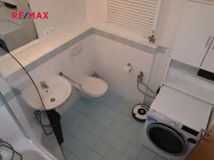 Pronájem bytu 1+kk, Praha - Hloubětín, Nepelova, 30 m2