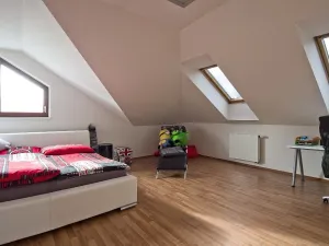 Pronájem domu, Praha - Modřany, Herrmannova, 230 m2