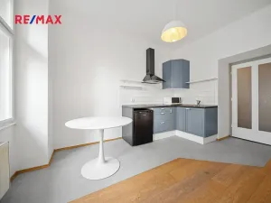 Prodej bytu 2+kk, Praha - Vršovice, Vršovické náměstí, 38 m2