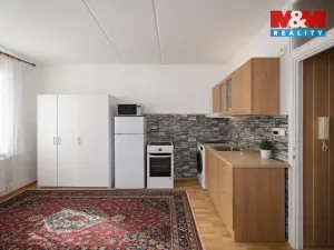 Prodej bytu 1+1, Karlovy Vary - Stará Role, Školní, 35 m2