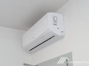 Prodej výrobních prostor, Zlín, Šrámkova, 643 m2