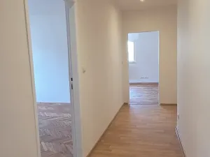 Pronájem bytu 2+1, Praha - Žižkov, Ambrožova, 82 m2