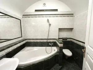 Pronájem bytu 2+1, Praha - Hradčany, Úvoz, 65 m2