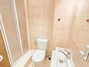 Pronájem bytu 2+kk, Praha - Holešovice, V zákoutí, 42 m2