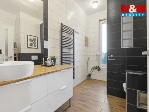 Pronájem rodinného domu, Bavoryně - U Vodojemu, 210 m2