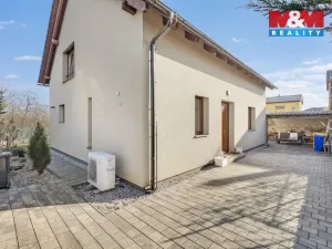 Pronájem rodinného domu, Bavoryně - U Vodojemu, 210 m2
