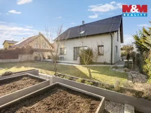 Pronájem rodinného domu, Bavoryně - U Vodojemu, 210 m2