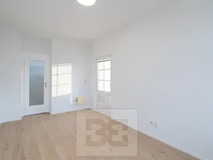 Pronájem bytu 3+1, Praha - Libeň, Na stráži, 110 m2