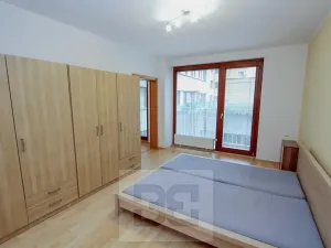 Pronájem bytu 2+kk, Praha - Holešovice, V háji, 54 m2