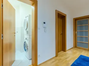 Pronájem bytu 5+kk, Praha - Podolí, Na hřebenech II, 172 m2