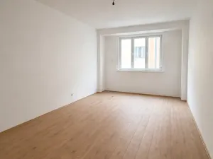 Pronájem bytu 1+kk, Praha - Holešovice, Poupětova, 35 m2