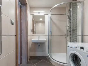 Pronájem bytu 1+kk, Praha - Vysočany, Sokolovská, 28 m2