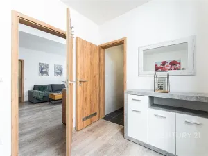 Pronájem bytu 2+kk, Praha, Plzeňská, 48 m2