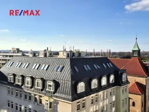 Pronájem bytu 2+kk, Praha - Žižkov, V kapslovně, 58 m2