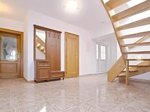 Pronájem rodinného domu, Roztoky, U háje, 230 m2