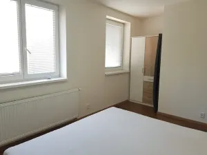 Pronájem bytu 2+kk, Statenice, U Velazu, 47 m2