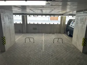 Pronájem garážového stání, Hradec Králové, Plácelova, 15 m2