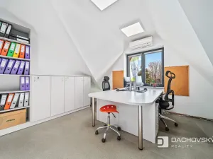 Prodej obchodního prostoru, Pardubice, K Dolíčku, 374 m2