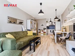 Prodej bytu 2+kk, Praha - Hostavice, U Hostavického potoka, 50 m2