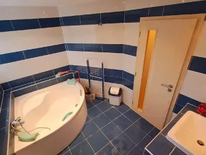 Prodej rodinného domu, Tišice, Hasičská, 150 m2