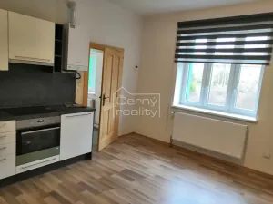 Pronájem bytu 2+kk, Pardubice, Okružní, 50 m2